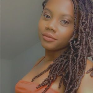 Meet your Posher, Janeil